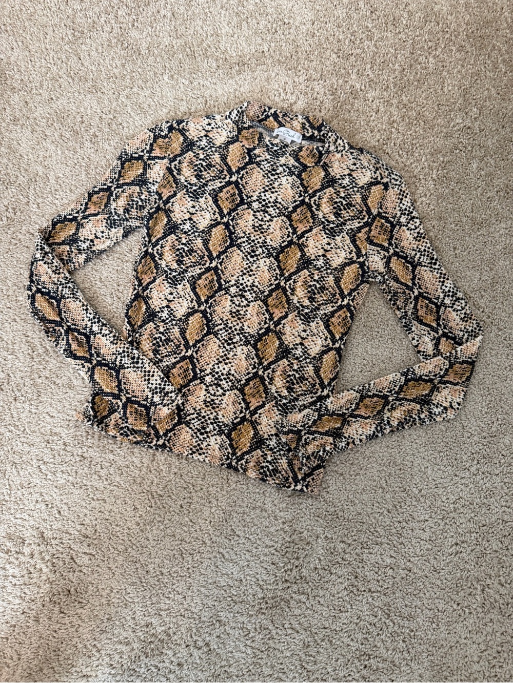 Snake Print Long Sleeve, Medium